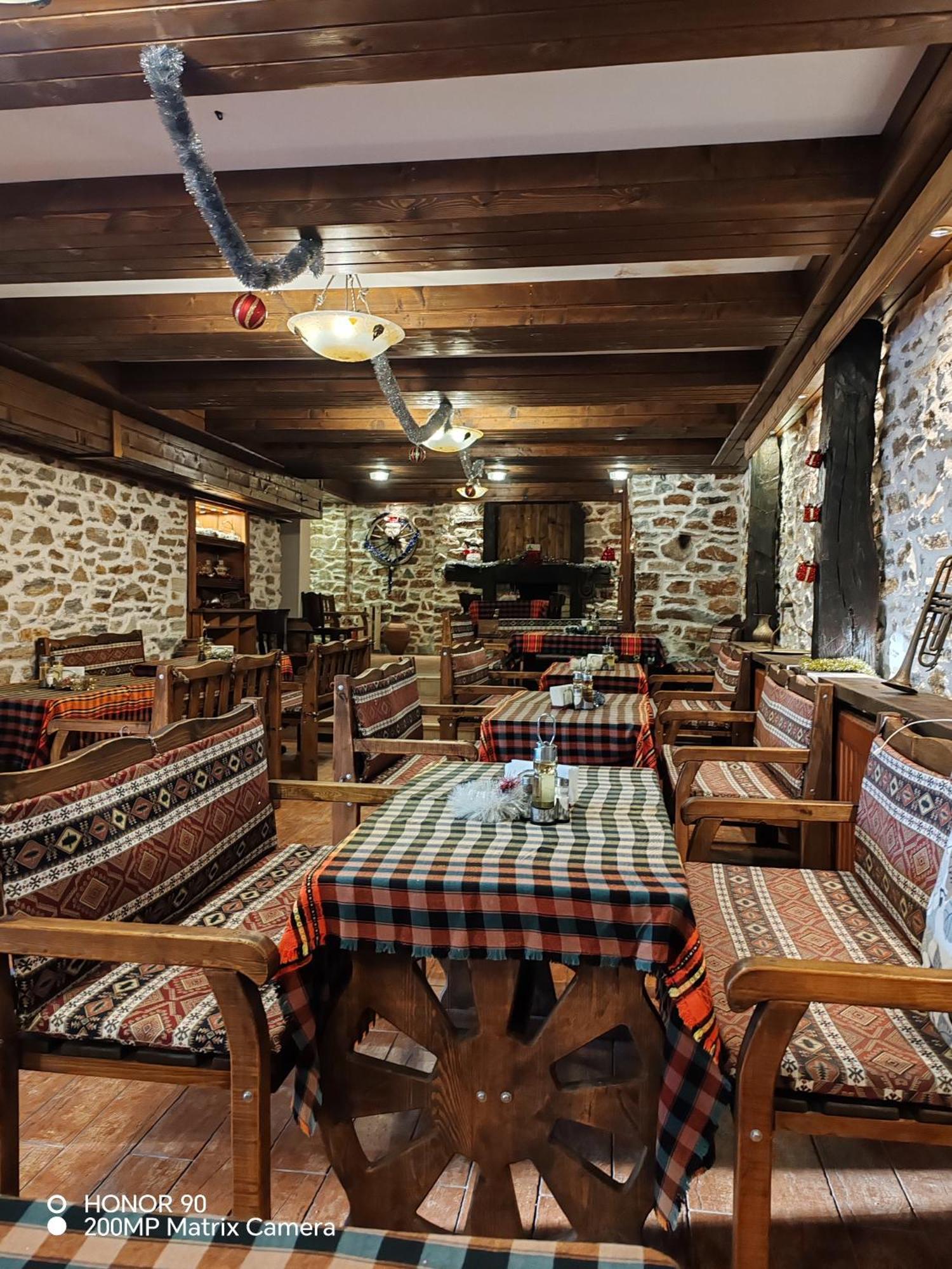 Парк - Хотел Макензен Melnik  Exterior photo